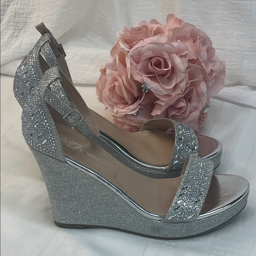 Ladies Forever Silver Sandal platform, sandal, size - Picture 9 of 16